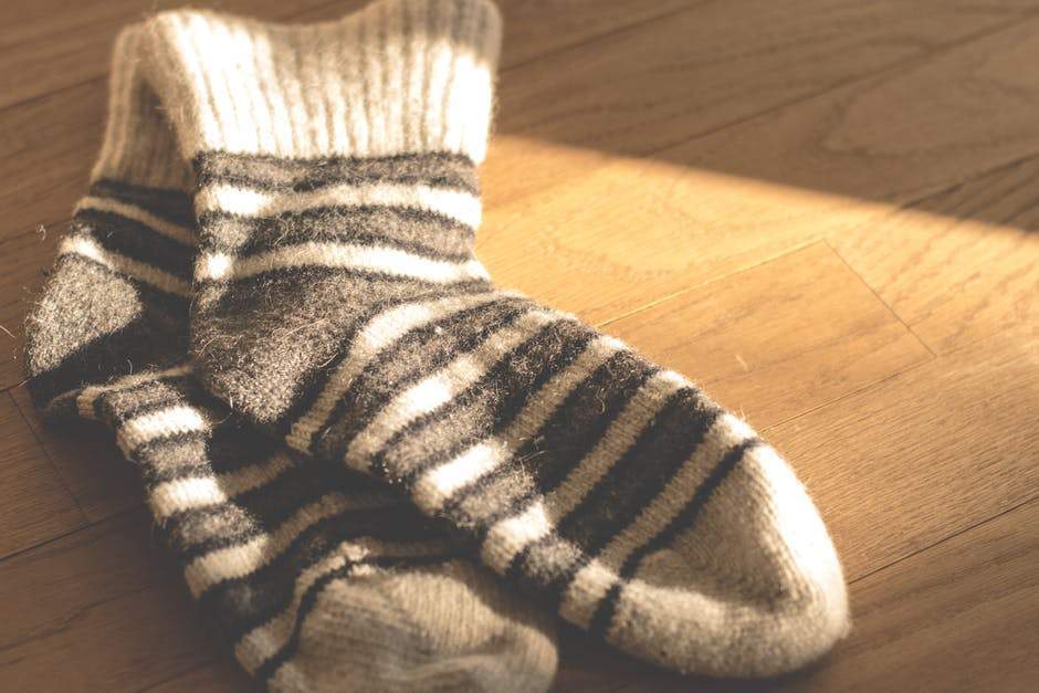 6 Features to Consider to Help Choose the Right Diabetic Sock.