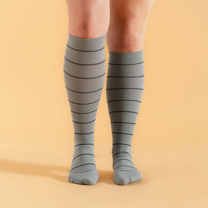 Knee-High Compression Socks – Stripes Grey/Charcoal